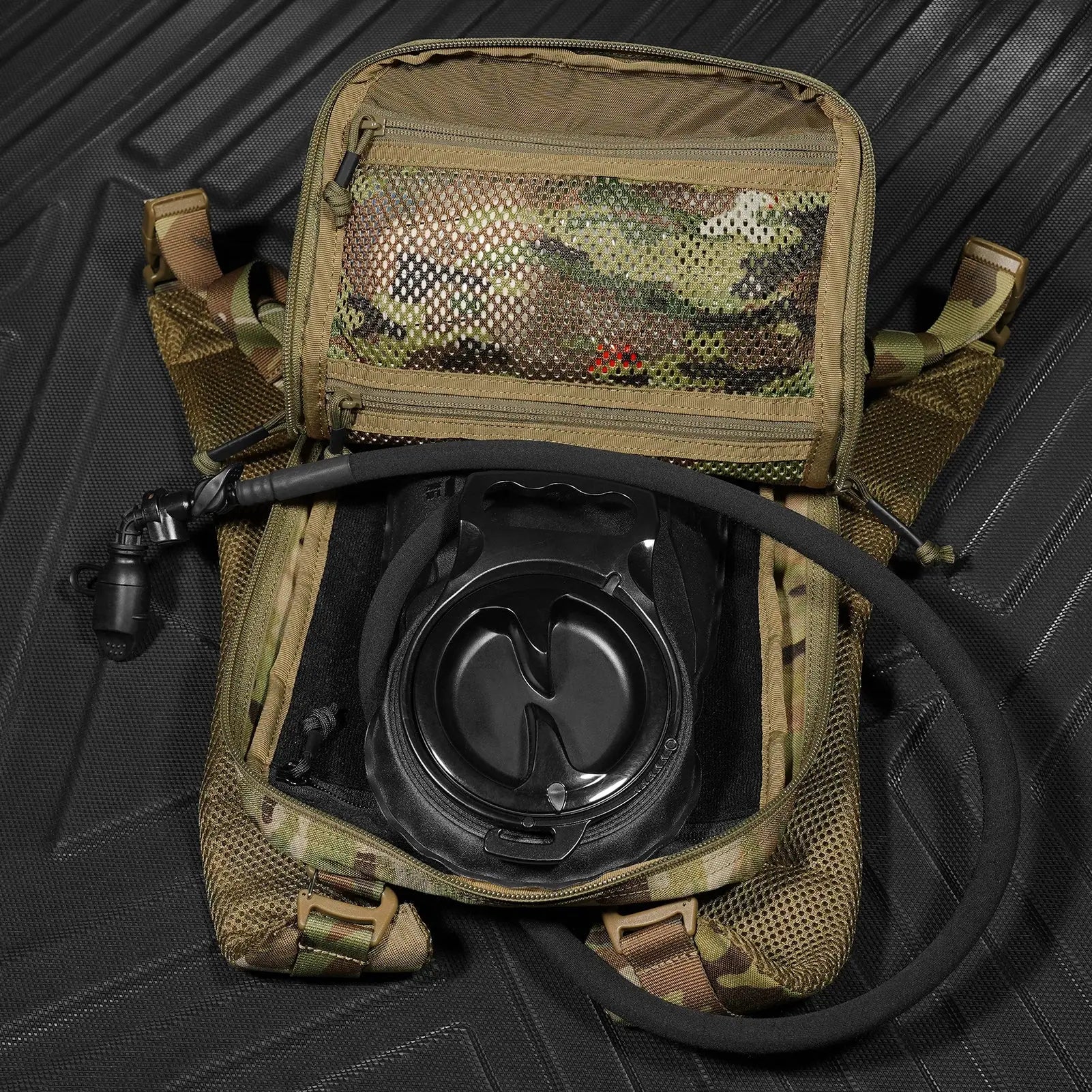 Backpanel tactique avec sangles détachables et poche hydratation 1.5L Zone Tactique