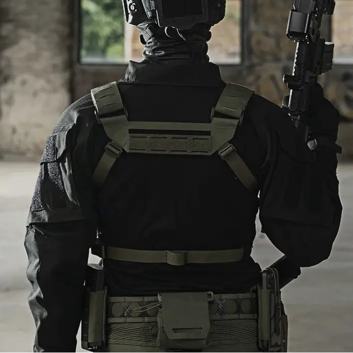 Chest rig tactique MOLLE avec panneau rigide frontal triple mag 