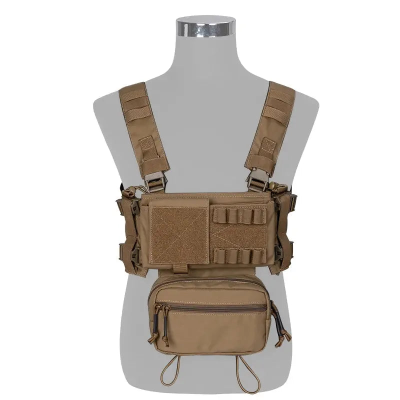 Chest rig tactique avec poche admin ventrale et porte chargeurs 