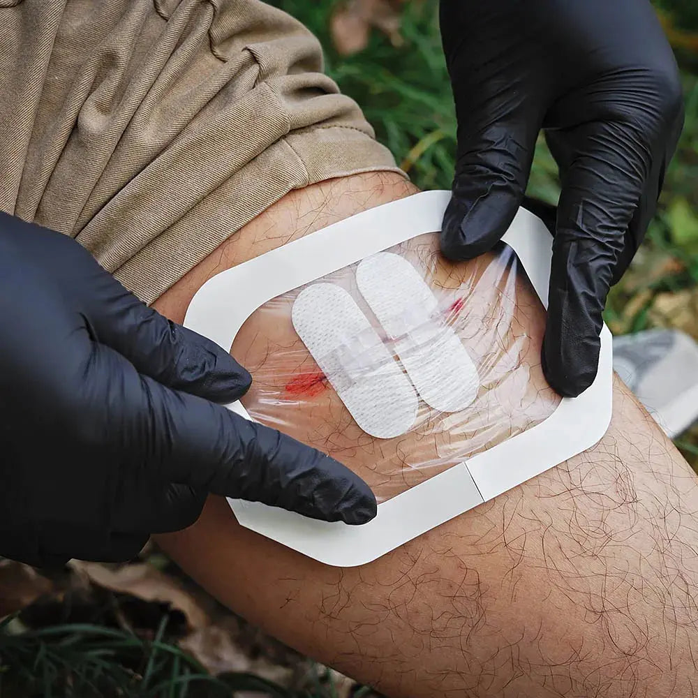 Kit de traitement des plaies coupantes avec pansements et gants Zone Tactique