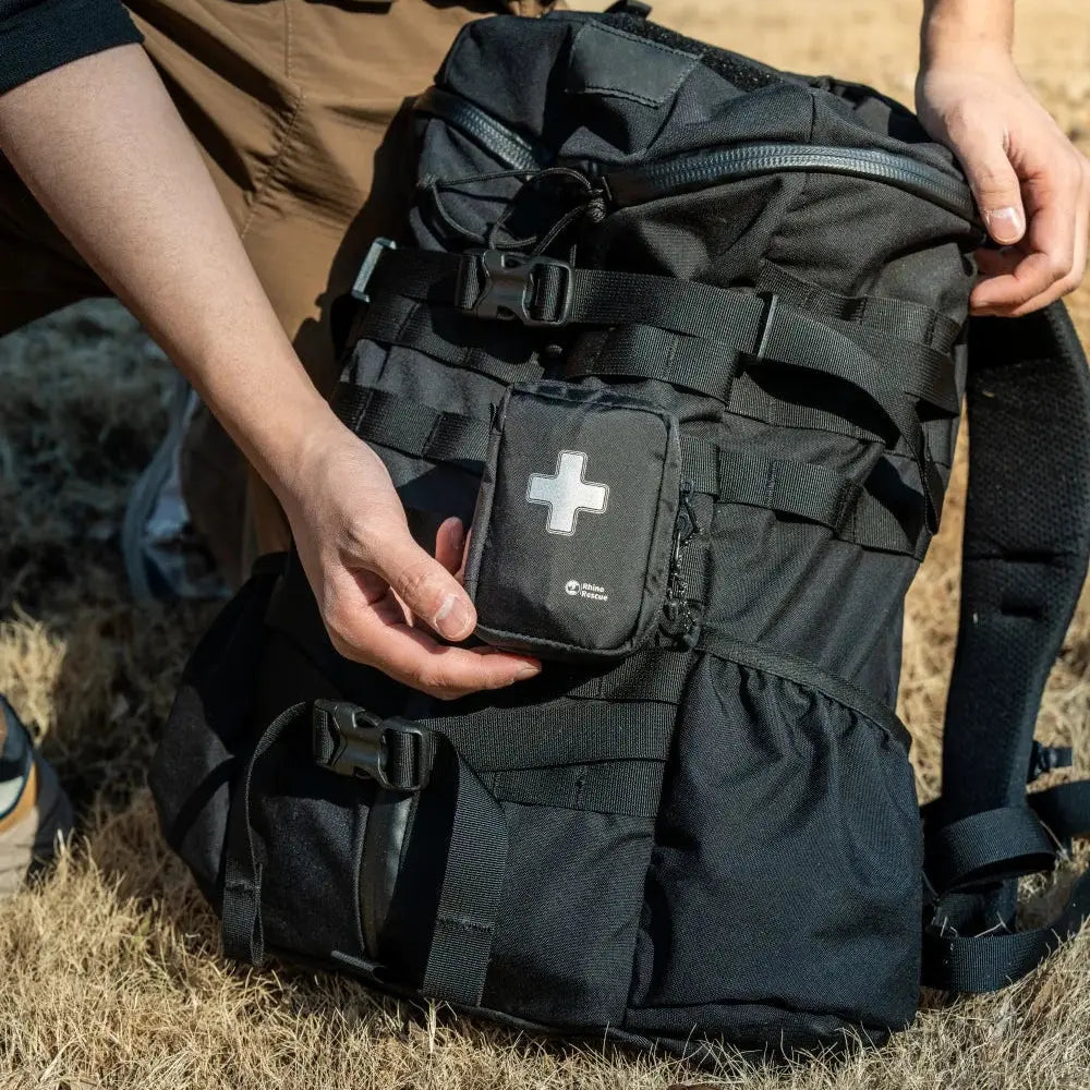 Pochette médicale tactique compacte avec croix identification 